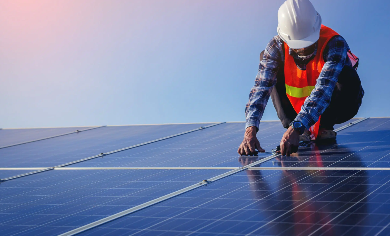 How Much Does It Cost to Maintain a Solar Panel