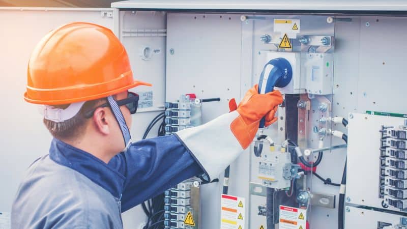 Solar Battery Maintenance: Tips for Long Life