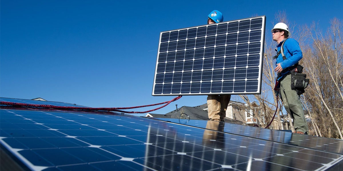 How Much Energy Do Solar Panels Produce Per Square Foot