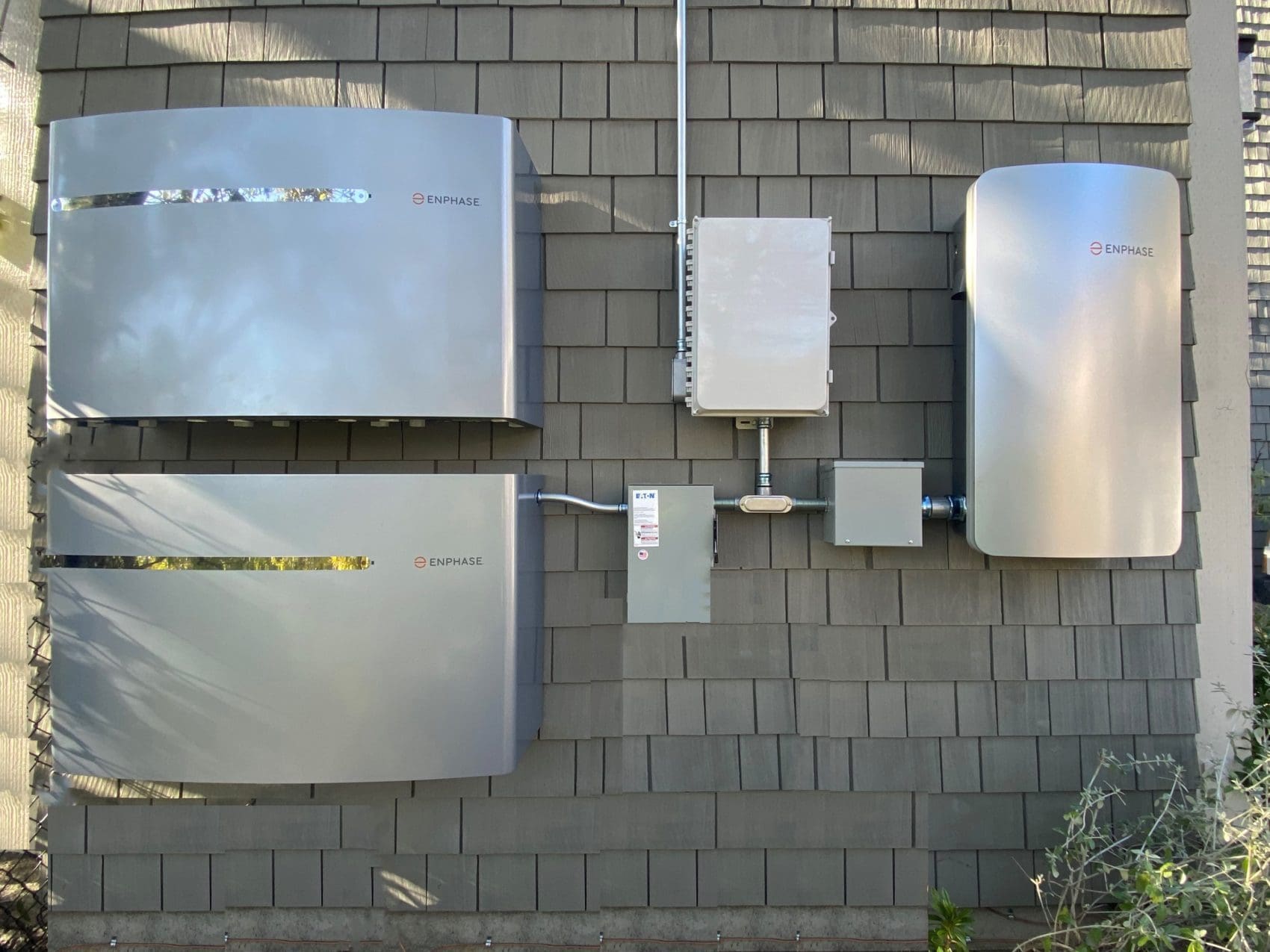 How Long Will a Solar Battery Last During a Power Outage?